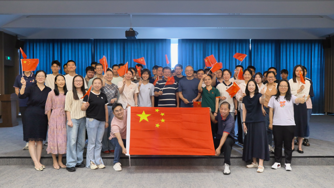 愿以吾輩之青春 捍衛盛世之中華 | 江蘇北人組織觀看九三閱兵儀式 愿以吾輩之青春 捍衛盛世之中華 | 江蘇北人組織觀看九三閱兵儀式
