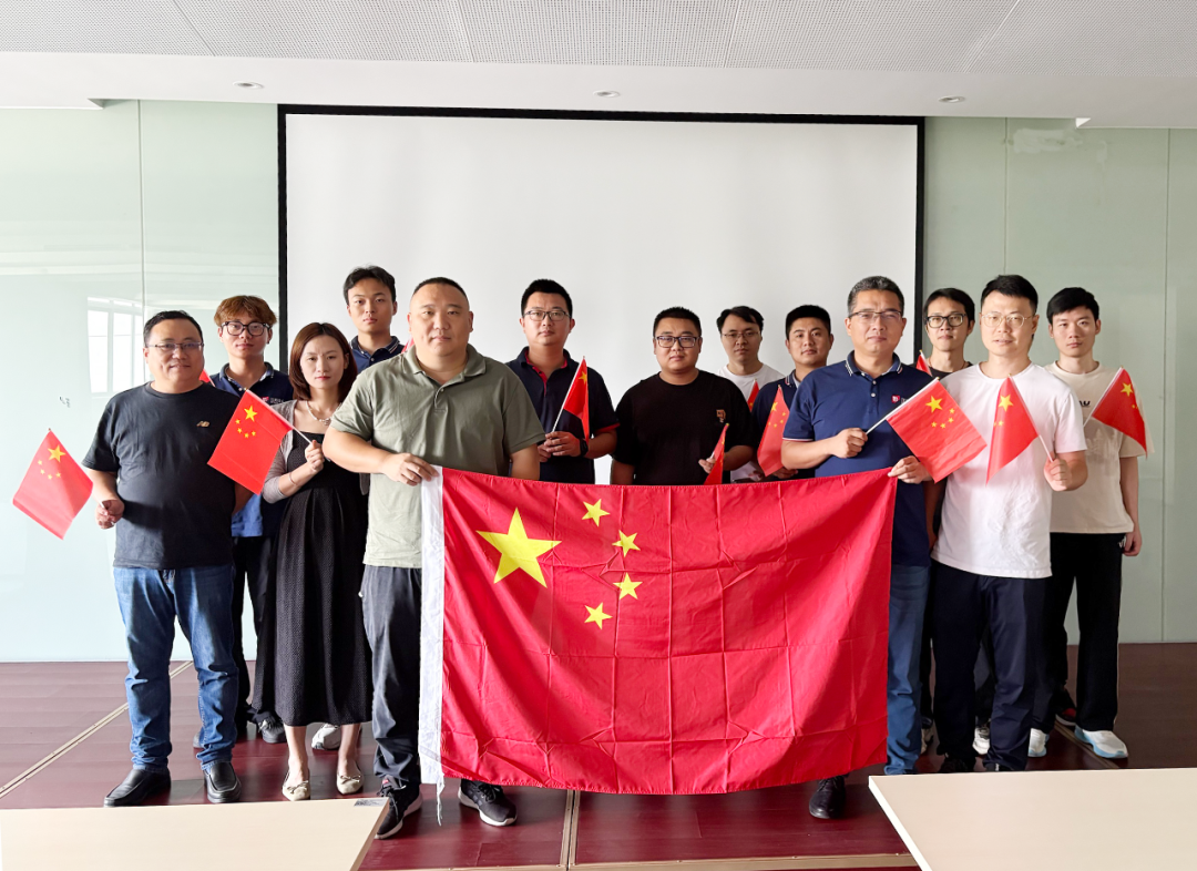 愿以吾輩之青春 捍衛盛世之中華 | 江蘇北人組織觀看九三閱兵儀式 愿以吾輩之青春 捍衛盛世之中華 | 江蘇北人組織觀看九三閱兵儀式